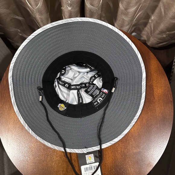 LA Lakers Bucket Hat - NWT - Picture 7 of 8